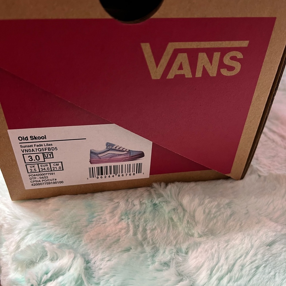 Vans - Picture 4 of 4